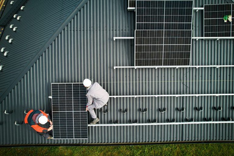 Solar panel installation savings and ROI